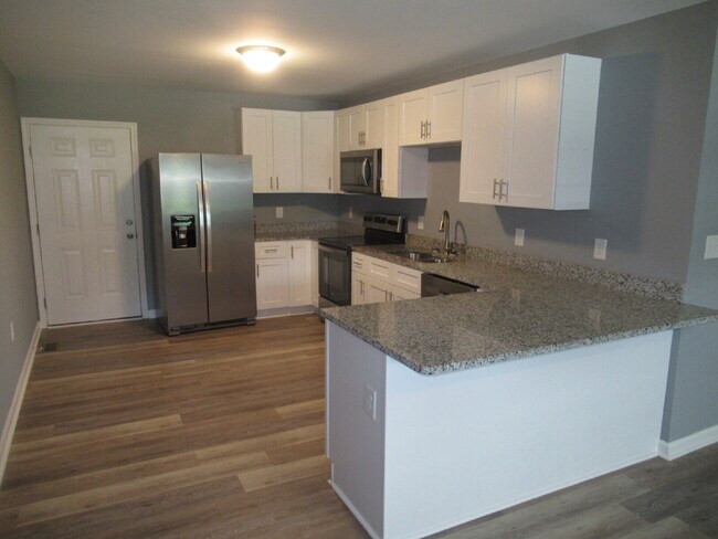Building Photo - Great Brick Duplex Rental on the Southwest Side of Lincolnton!