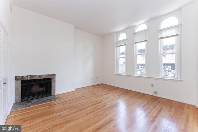 Building Photo - 2020 Walnut St