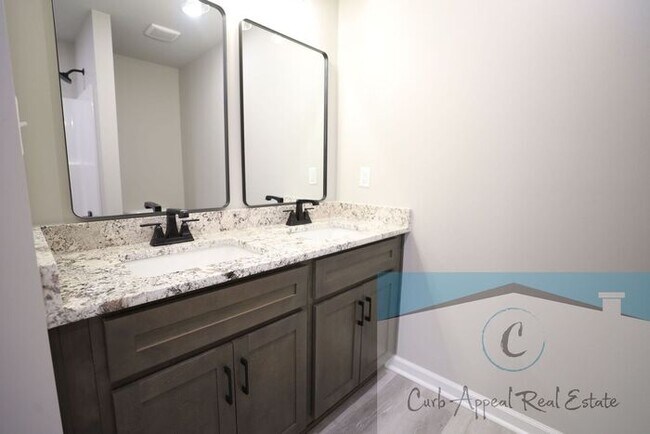 Building Photo - Move in special of $950!! Beautiful new construction 3 bed / 2 bath home in Jonesboro - Brookland...