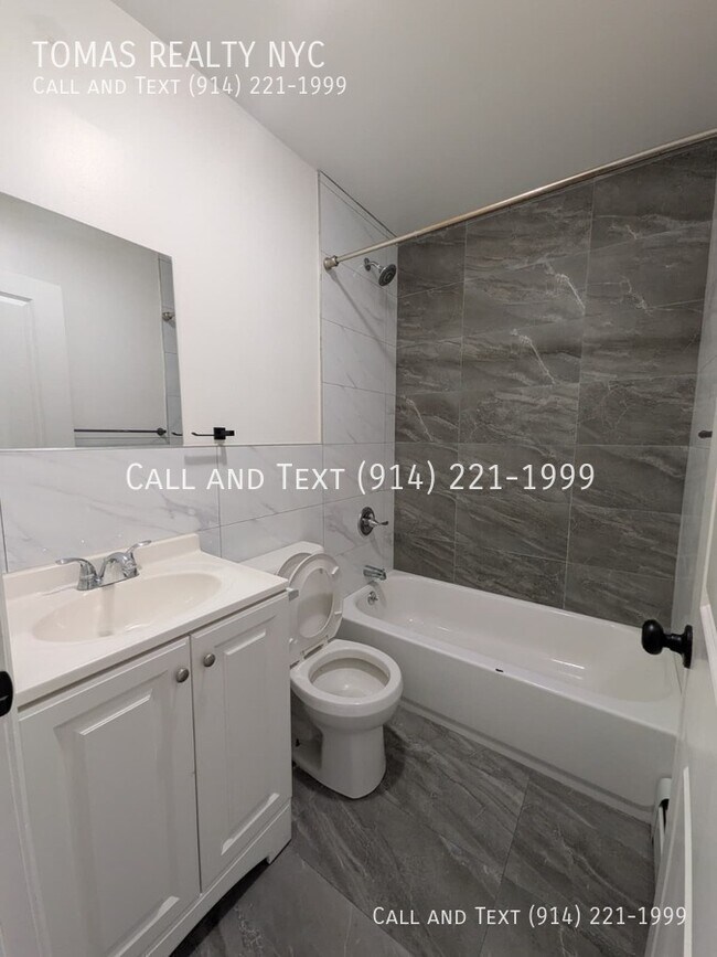 Building Photo - 766 E 233rd St