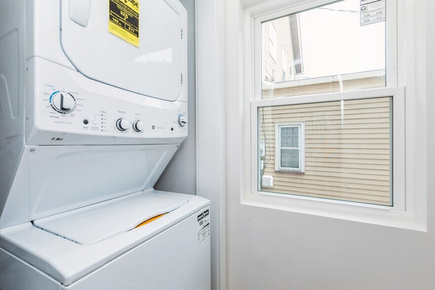 Laundry Room - 164 Glenwood Ave
