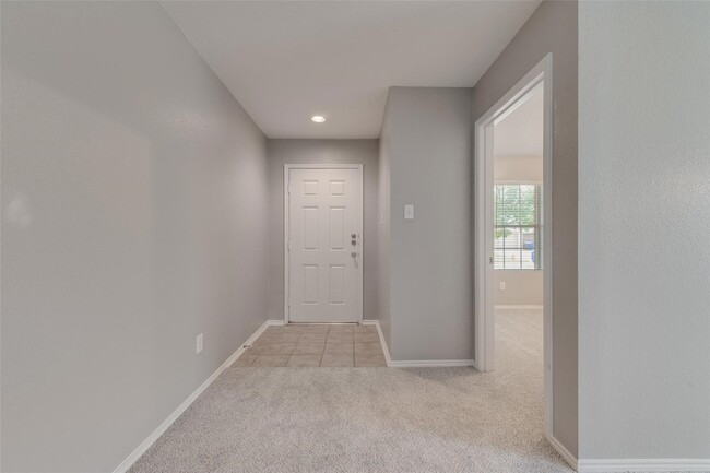 Building Photo - 613 Preston Dr