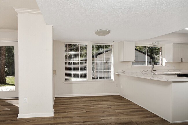 Building Photo - 35 Berryfrost Ln