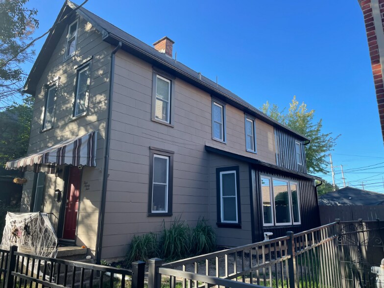Primary Photo - 494 Reinhard Ave