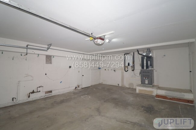 Building Photo - Beautiful Spring Valley home, tri floor 4 ...
