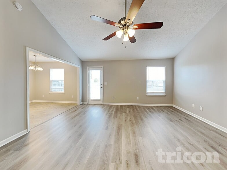 Building Photo - 1811 Packard Ct