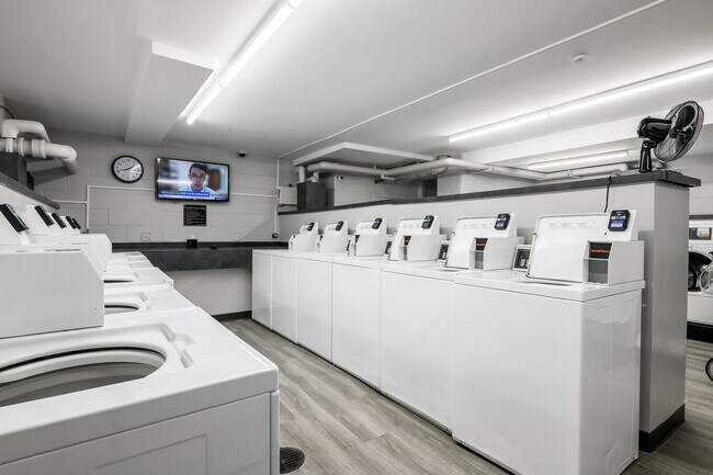 Building Photo - 2800 N Lake Shore Dr