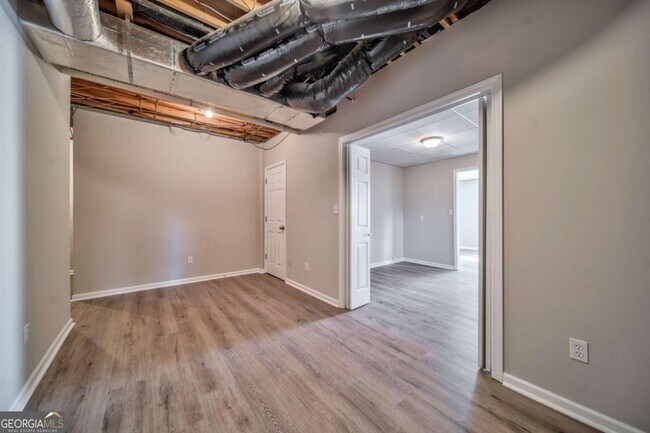 Building Photo - 2011 Town Lake Hills W