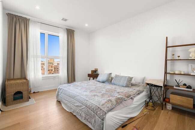 Building Photo - 6025 JFK Blvd E