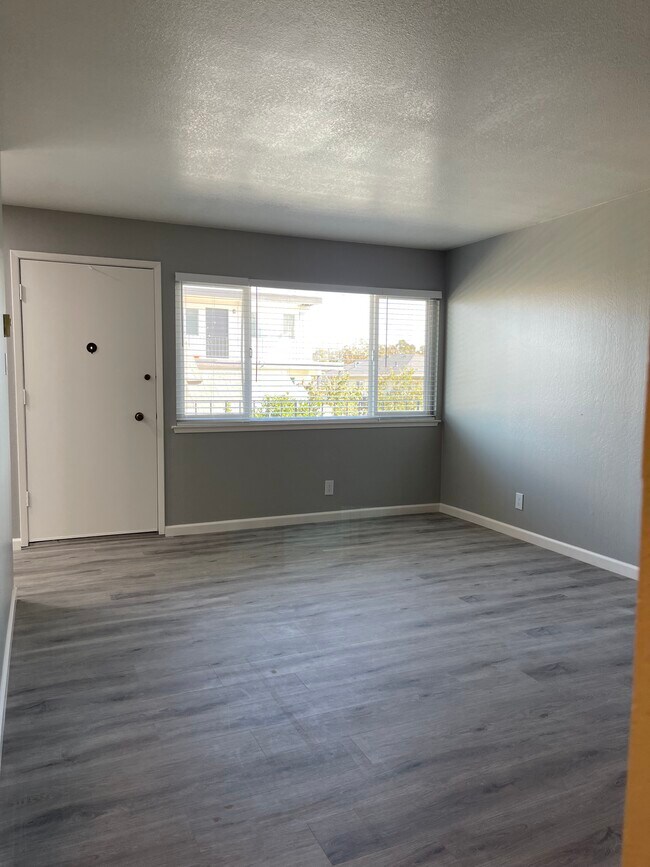 Building Photo - 142 Santa Lucia Ave