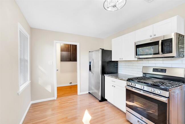 Building Photo - 3122 Nita St