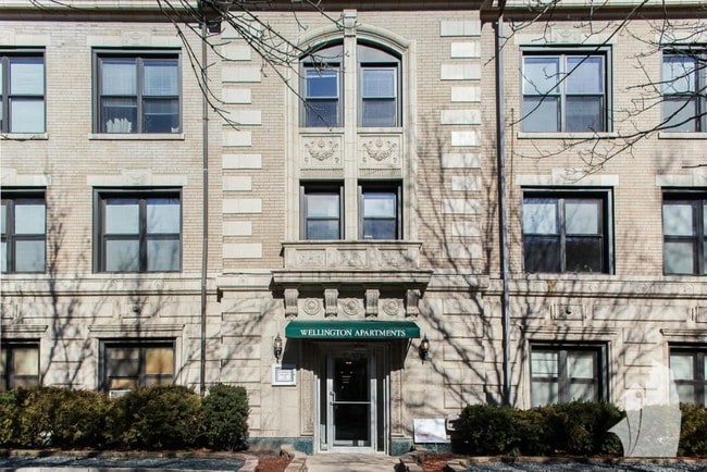 Building Photo - 540 W Wellington Ave