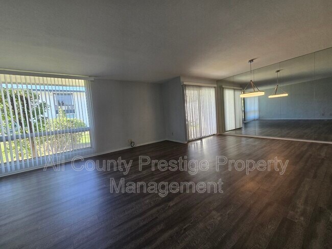 Building Photo - 3308 E Camelback Rd