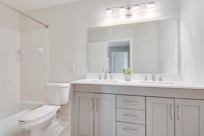 Building Photo - 6515 Fairgreen Dr