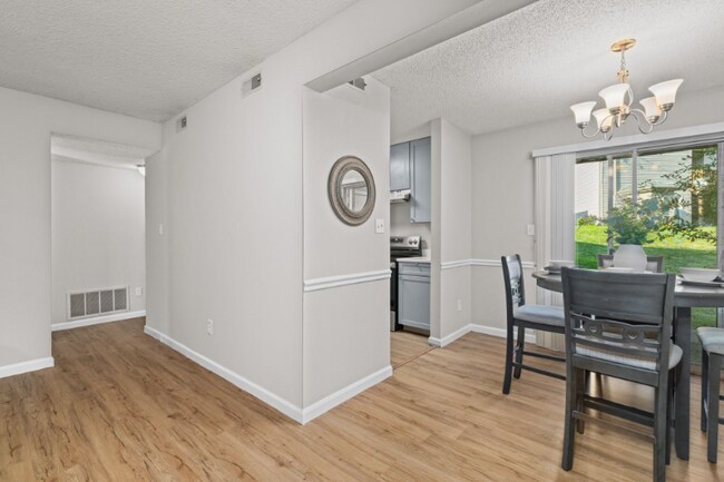 Building Photo - 1607 Redbird Cove