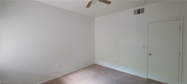 Building Photo - 8250 N Grand Canyon Dr