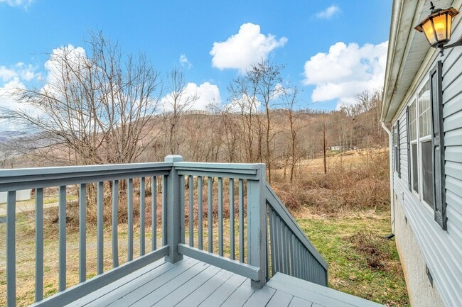 Building Photo - 9 Harwood Cemetary Rd