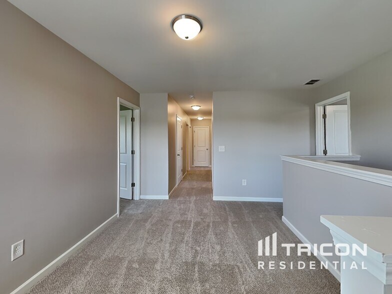 Building Photo - 1017 Hudson Ct