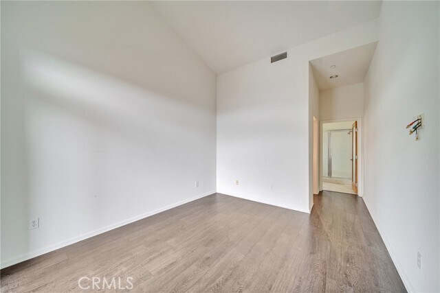 Building Photo - 825 W Duarte Rd