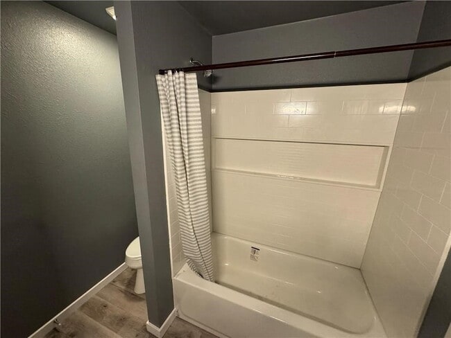 Building Photo - 70 N Hunter St