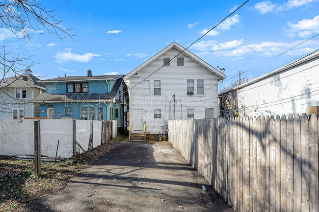 Building Photo - 2198 Cleveland Ave