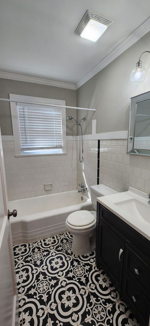 Building Photo - 3 BR Less than Half a Mile to Swamp Rabbit...