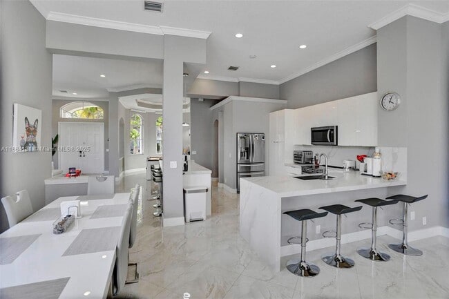 Building Photo - 3772 Oak Ridge Cir