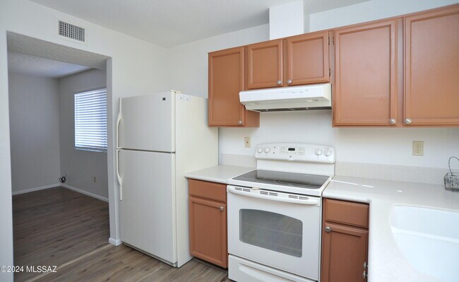 Building Photo - 3777 W Horizon Hills Dr