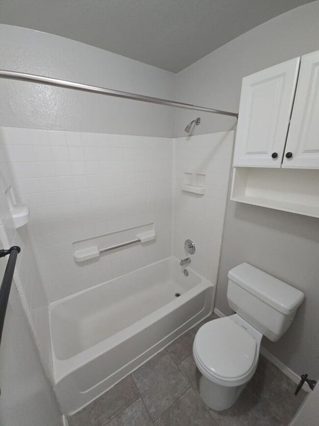 Building Photo - Cozy 3BR Home with Attached 2-Car Garage!!