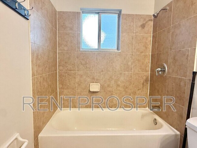 Building Photo - 2310 Pebble Ct