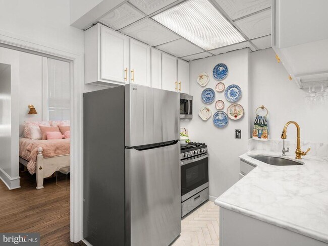 Building Photo - 2122 Spruce St