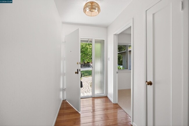 Building Photo - 39 Donna Maria Way
