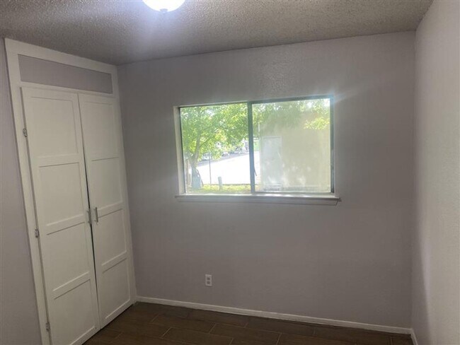 Building Photo - 1407 Churing Dr