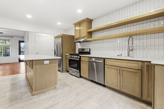 Building Photo - 3831 Hottinger Ave