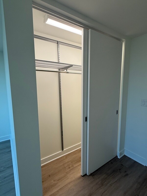 Building Photo - 11 N Green St