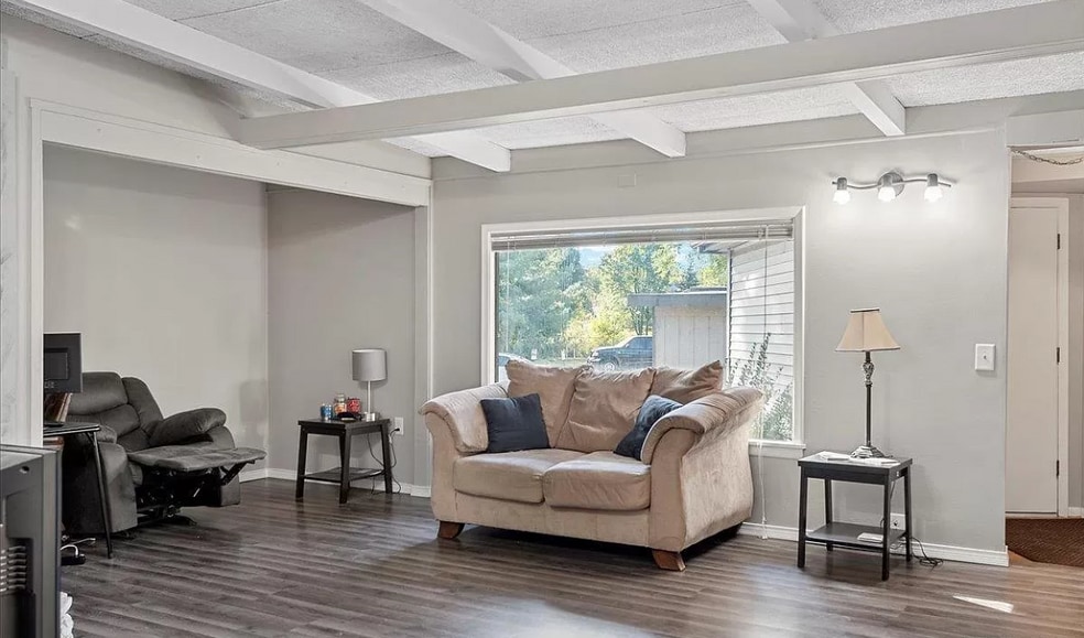 Living Room4 - 6600 6th Street Frontage Rd E