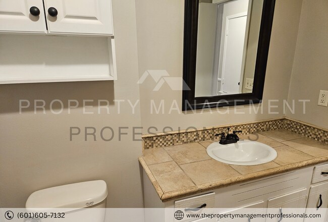 Building Photo - Relaxing and ready for you located in the ...