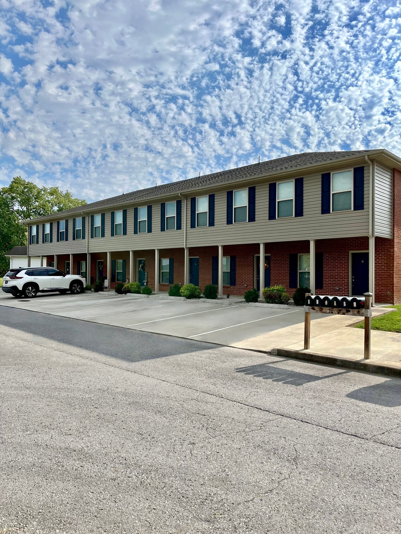 Building Photo - 85 Melrose Dr