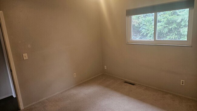 Building Photo - Cute 4 Bedroom House in Midtown FC