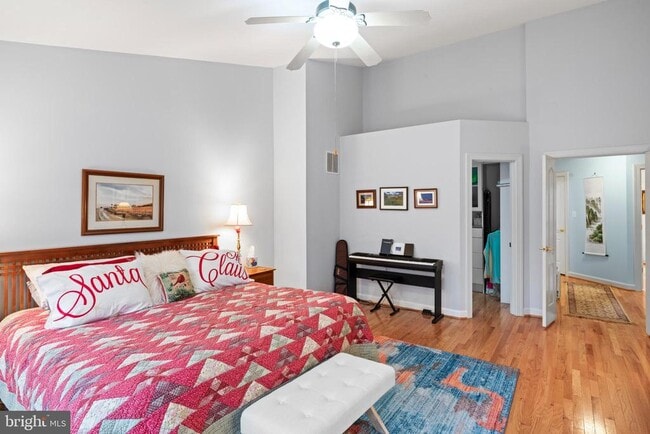 Building Photo - 150 Rees Pl