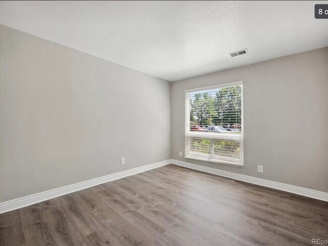 Building Photo - Charming 1-Bedroom Apartment in Denver – P...