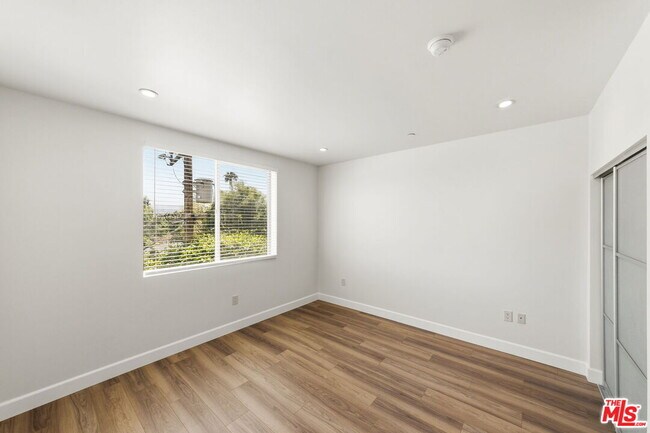 Building Photo - 11218 Camarillo St