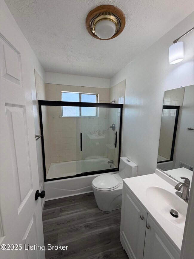 Building Photo - 5414 Bungalow Dr