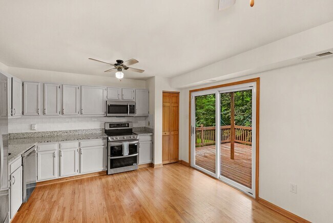 Building Photo - 505 4th