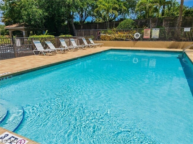 Building Photo - 3241 Cottonwood Bend