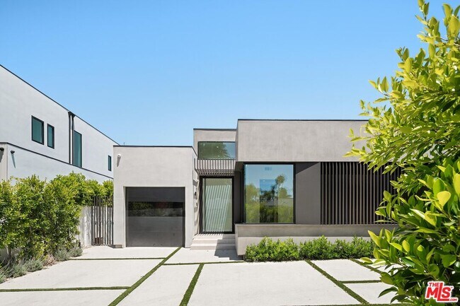 Building Photo - 5126 Lindley Ave