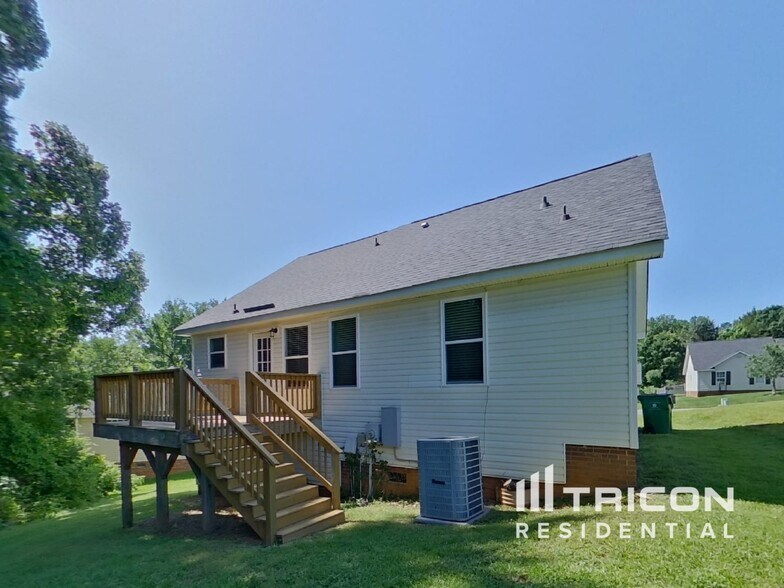 Building Photo - 2019 Slater Springs Dr