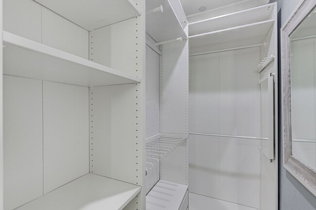 Building Photo - Distinctive Fully Furnished Estate in The Canyons!