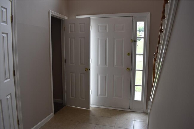 Building Photo - 610 Durham Ridge Dr NW