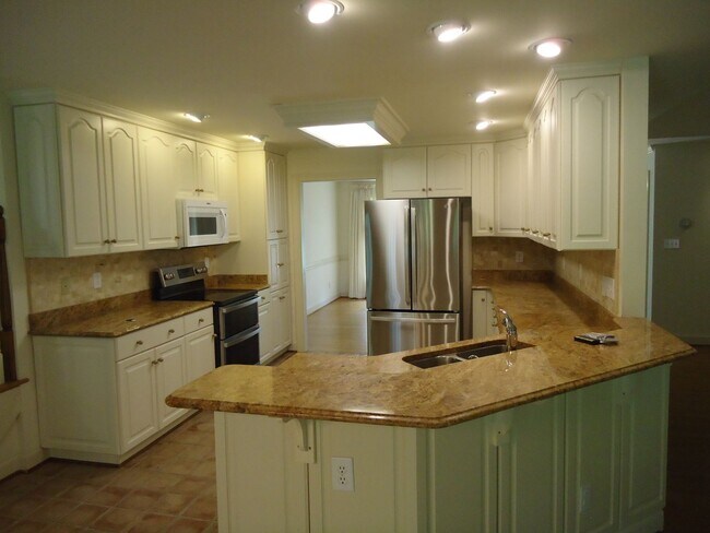 Building Photo - GATLING POINTE